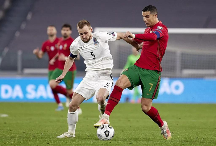 包含比利时乒乓球队血洗日本乒乓球队，波尔完成帽子戏法的词条