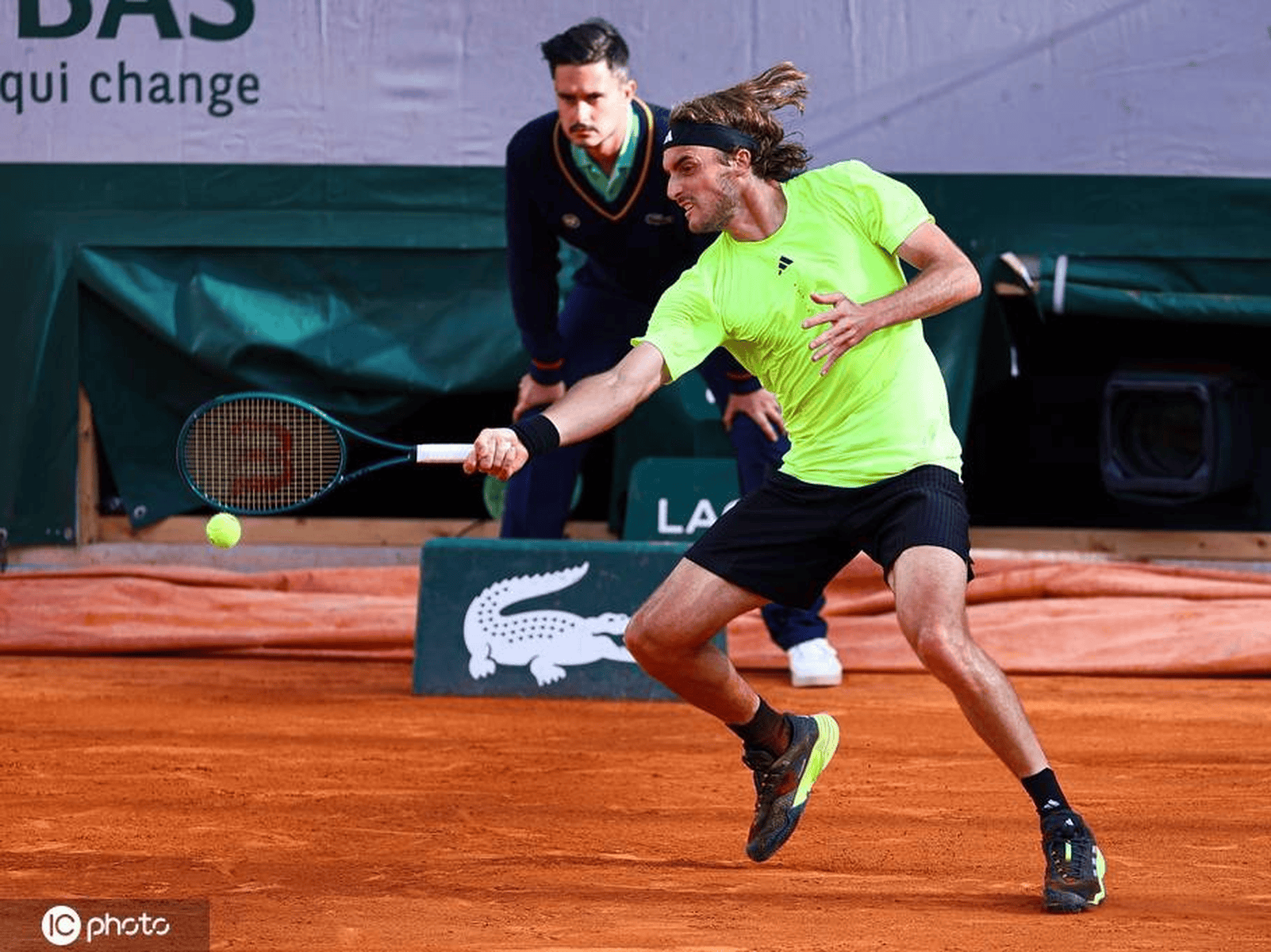 包含法国网球队鏖战欧洲网球队,西西帕斯送出助攻的词条 包含法国网球队鏖战欧洲网球队,西西帕斯送出助攻的词条